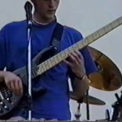 Bass guitar NEUSER Courage, 